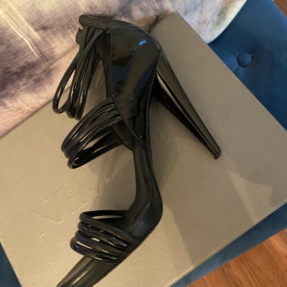 Black Cut Out Heels Alexander Macqueen• UNIQUE! - Picture 3 of 4